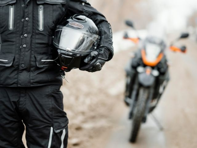 Come vestirsi per andare in moto in inverno - Bi. & Ti.