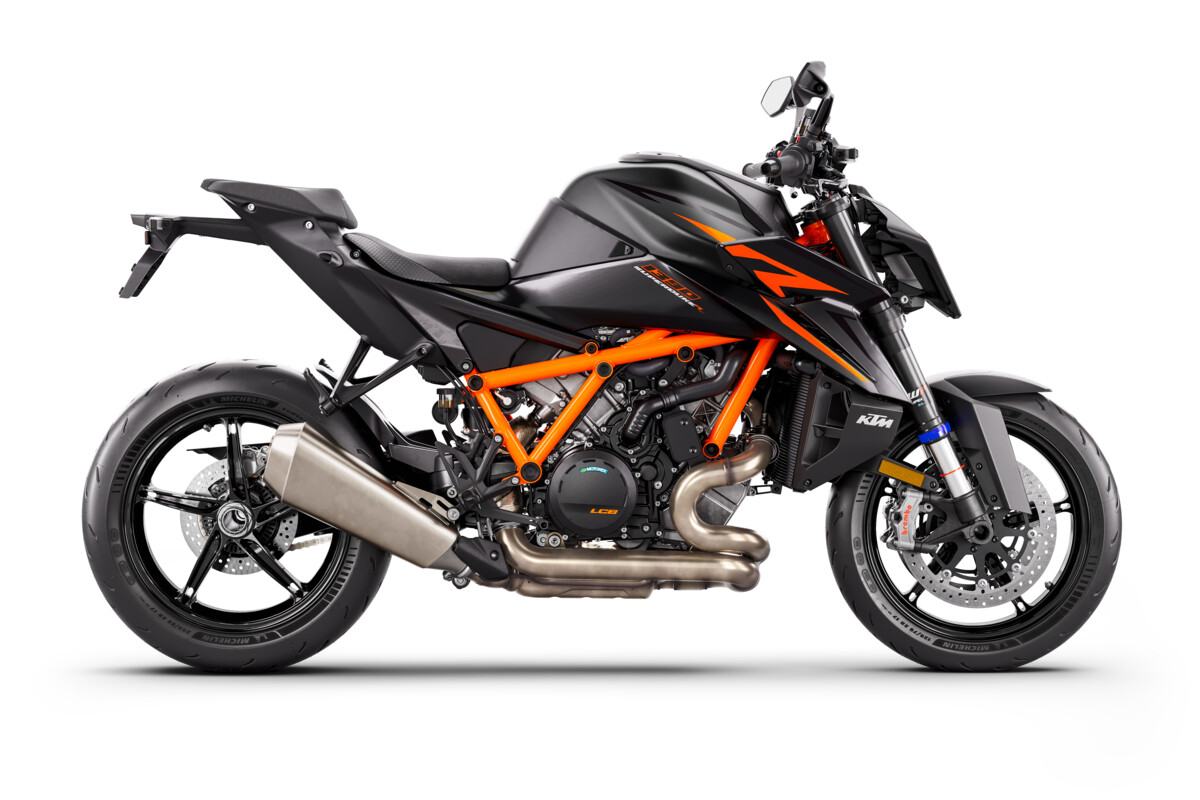 563271_MY24_KTM_1390_SUPER_DUKE_R_EVO_ORANGE_EU_90-Right_Studio_GLOBAL_EUROPE_STUDIO_03_STUDIO_1.jpg
